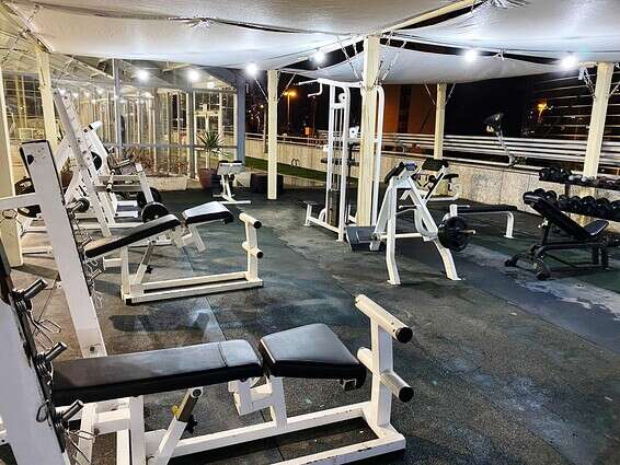 הכנות בערב לקראת האימון // צילום: הראל שגיא